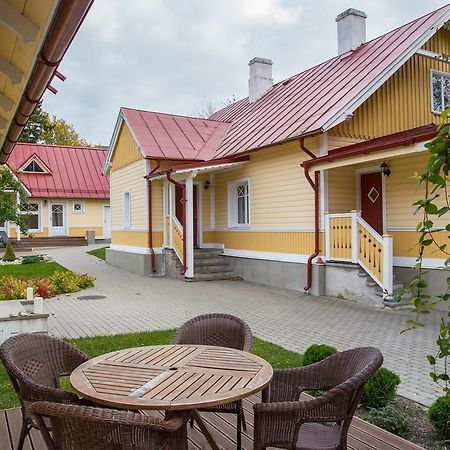 Posti Hostel Kardla Bagian luar foto